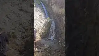 Monrovia's Hidden Gem: The Waterfall in Monrovia Canyon 😁 La joya oculta de Monrovia: 👇