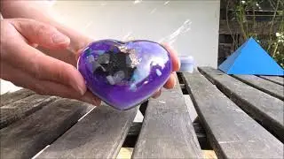 Demolding many orgonite pyramids