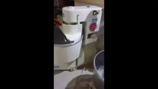 Работа тестомесильной машины Erka SP 150