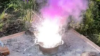 Thermite: Magnesium + iodine oxide ( Mg+I2O5 )