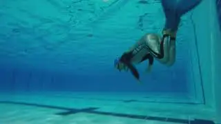 One arm monofin turn, freediving