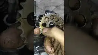 لأول مره علي اليوتيوب نص عمره بجاج بالسر 180 بالشرح - bajaj pulser 180 top end rebuild