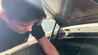 Antonio's 1962 Ford Falcon - Engine & transmission removal - Part 1