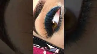 Blue Smokey with Glitter crease 🦋 #bluesmokeyeyemakeup #bluesmokey #smokeyeye