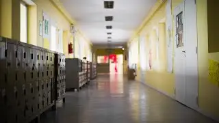 Andrews government faces federal pressure to reopen schools fully