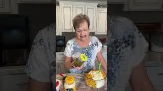 Кукурузный дип от Миранды &mdash; самая простая закуска без выпечки, идеально подходящая для игрового дня.