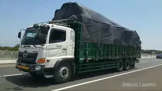Hunting Bus di Tol Pemalang-batang km 321 | bus shantika, bus po haryanto, bus sugeng rahayu, truck