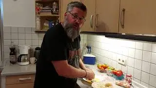 Torsten der Hobbykoch macht Überbackenen Handkäse