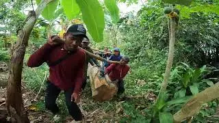 This Log Was TOO Heavy &ndash; Watch 8 Men Argue While Carrying It!