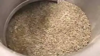 Quadro Comil - Grinding Cumin Seeds