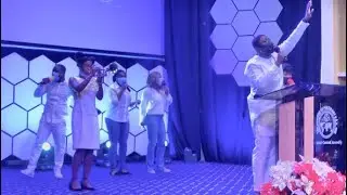 New Years Praises led by Eld. Sam Ayisi 🔥 | The Church Of Pentecost Worcester