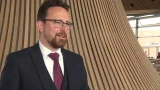 Dr Hefin David AM
