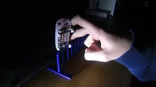 Manifesto a fingerboard edit I rode a @lunedecks board thanks to everyone watching #fb #fingerboard 