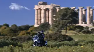 Moto Guzzi V85 TT Travel | 2022 | Every Trip Becomes an Adventure 🦅