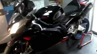 Aprilia RSV 1000 r  factory