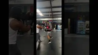 Easy catch and shoot 🥊 #boxing #boxingtraining