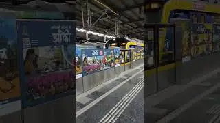 Metro line 2A arriving at Eksar station #metro #train #mumbai #eksar