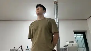 시골 겨울, 맨발로 버티는 34살 남자🍆