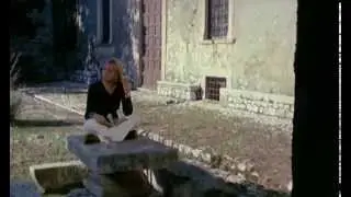 Gloria Guida  balla in Blue Jeans