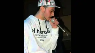 C.J Ft Young Feftee-Cu capul sus
