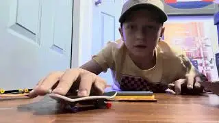 Fingerboard park out of cardboard ￼