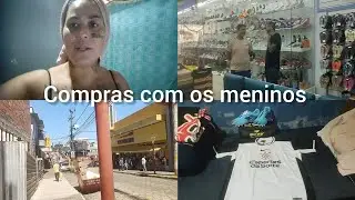Levei Samuel eo Gabriel no centro/ compras com os meninos 