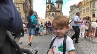 Маленький фотограф, 2 роки сину) #travel #подорож #європа #чехія #прага #czech #prague #photographer