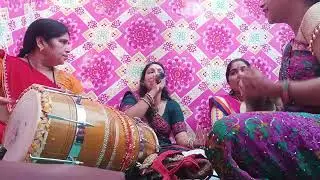 Aaya Modi ka jamana Tilak sandhi jhamke chadhana 😄