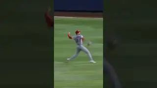 What a throw by Dylan Carlson to protect the Cardinals lead!