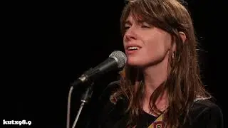 Angie McMahon- 