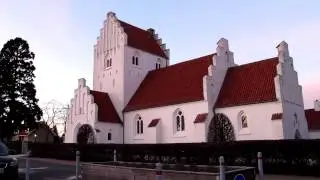 Lundtofte kirke ringer solen ned
