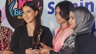 ওয়েস্টার্ন পোশাক পরে স্টেজে উঠলেন অপু বিশ্বাস Apu Biswas took to the stage wearing a western outfit
