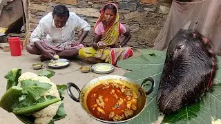 GOAT HEAD curry with CAULIFLOWER cooking and eating by tribal parents in village|mutton curry