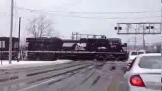 Norfolk Southern, Sharonville Ohio, Stopped by train at xing.  Yes!!