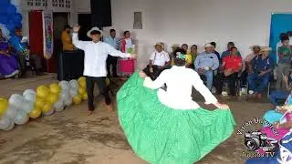 Presentación de baile típico de Panamá en el  Aniversario #26 del Distrito de Ñürüm 