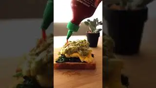 Breakfast toast with homemade guacamole 🥑😋. #guacamole #avocado #breakfasttoast #butterspinach