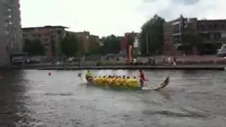 Columbia 4evert in de drakenboot.