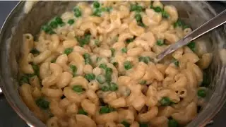 One Pot Mac and Cheese With Peas Recipe | Easy Comfort Food Meal Idea
