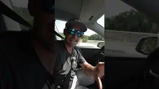 Tesla убрала AM и FM-радио! #шорты