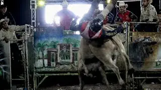 ‼️ASI SE PRESENTO EL CENTENARIO R ESCOBEDO‼️Presenta Empresa Pelavacas 1er jaripeo del añoTEUCHITLAN