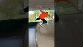 Kickflip tail, fakie pivot tail revert, 720 hand variel. WJ skatepark Paul Barton #skateboarding