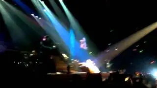 Taylor Swift performing Safe and Sound (live) Sydney 2012