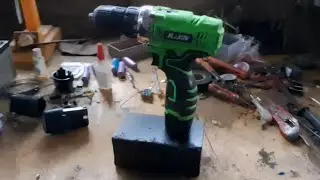 reuse old laptop battery for drill. повторно использовать старый аккумулятор ноутбука для дрели.