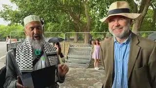Muslim Questions Protestant on Bible Versions | “The Papacy Is the Antichrist!” | Speakers’ Corner