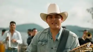 CALIENTE CALIENTE - FELIZ FELIZ-NO NECESITAS A CARLO •LOS INFINITOS Y BANDA LA GENIAL DE ZIRAHUEN •