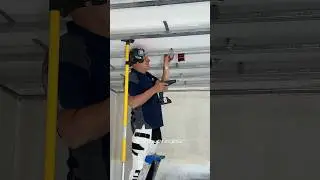 Tipp:Metallkonstruktion Decke richtig ausrichten.  #drywall #handwerk