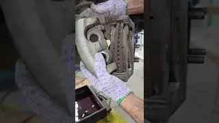 front wheel bearing fix #mechancial #youtubeshorts #tecnician #repair #reels #mechanic #tips 