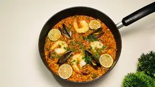 Authentic Spanish Seafood Paella Recipe #spanish #paellarecipe
