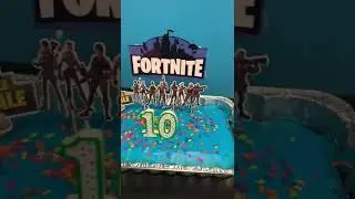 Fortnite cake! #fortnite #cake #birthday #cake #birthdaycake #party #cakedecorating #party