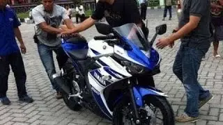 Yamaha YZF R25 ve Honda CBR 125R inceleme, gezinti, top speed, tünel sesi ve KAVGA!